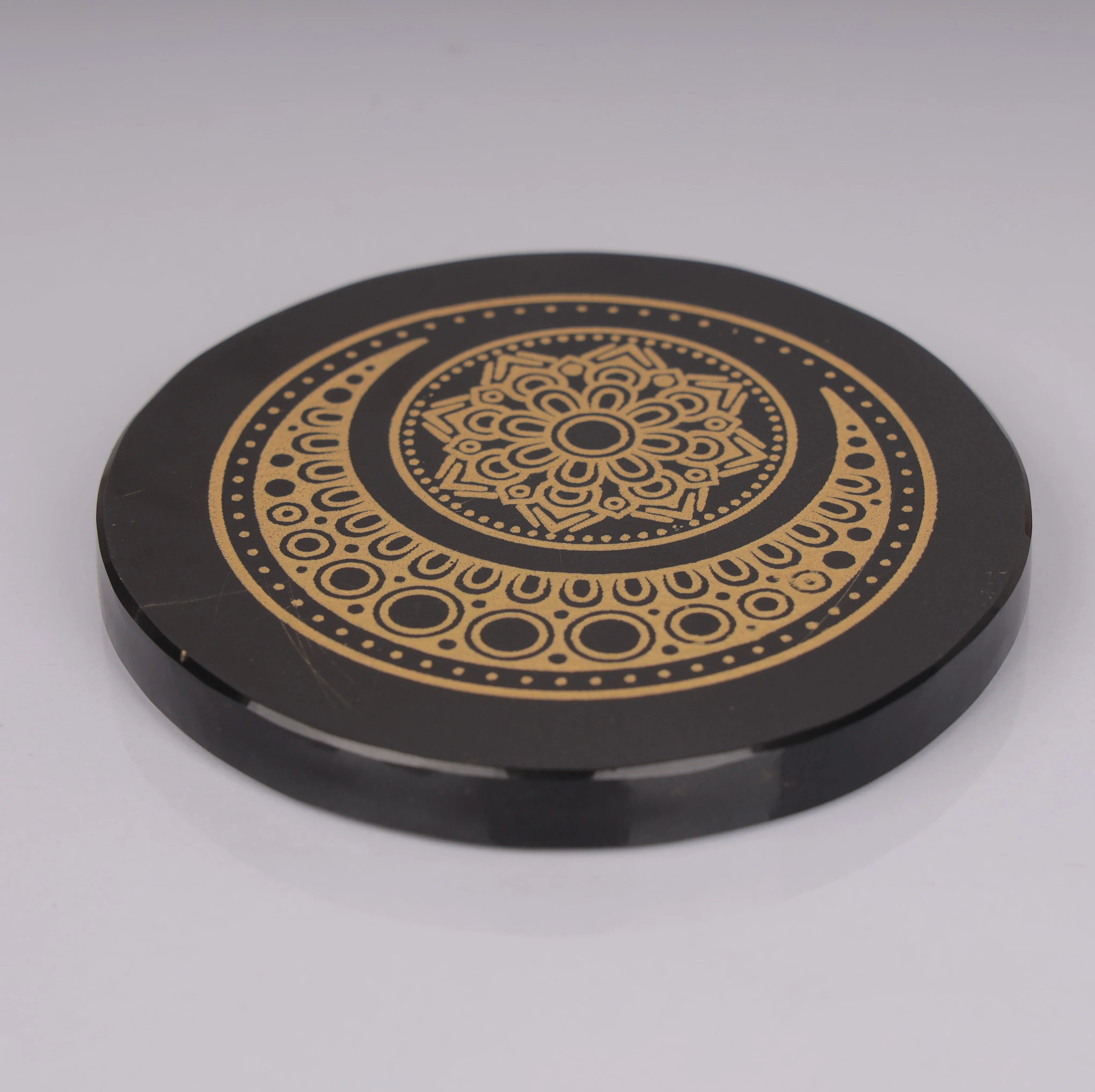 Round Black Agate Moon Shape Carving Plate