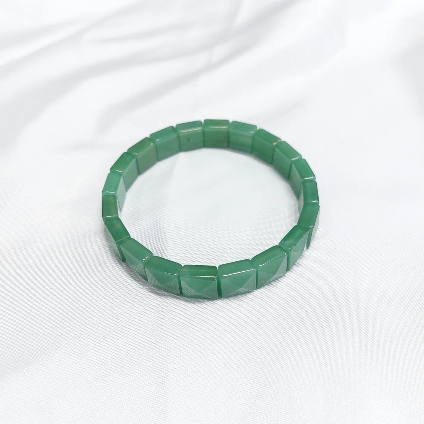 GREEN AVENTURINE PYRAMID SHAPED CRYSTAL STRETCH BRACELET